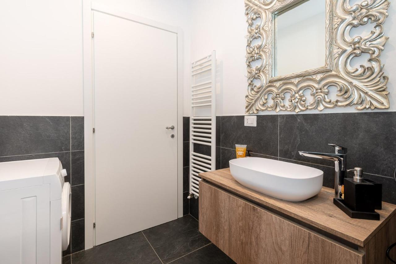 Appartamento Dany Con Vista Lago By Holiday Solutions نيسّو المظهر الخارجي الصورة